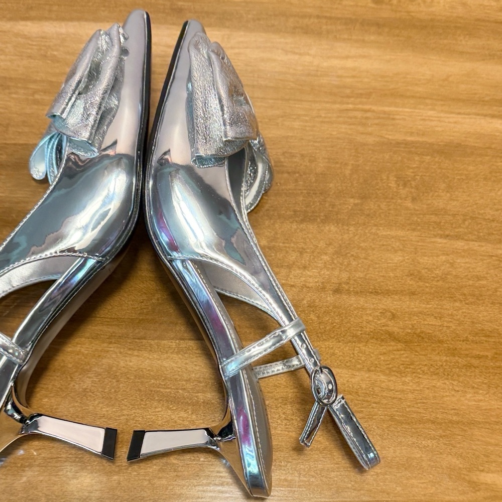 Marc Fisher Metallic Silver Bow Heels - Picture 7 of 11